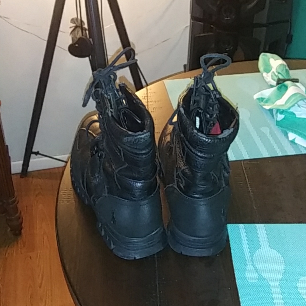 Boots - Picture 3 of 4
